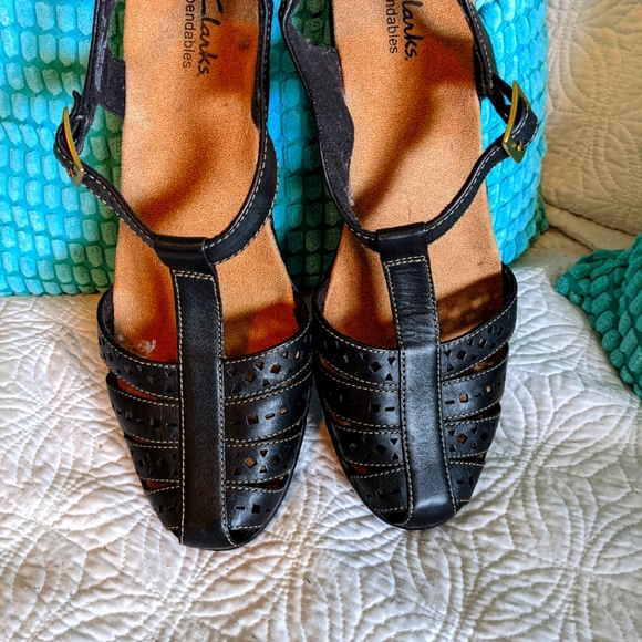 Strappy black low heels. - Picture 3 of 6